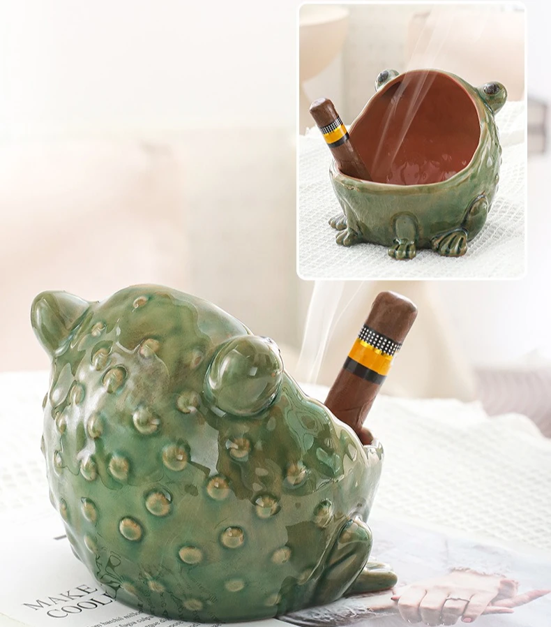 New Creative Quirky Multi-functional Ashtray Three-legged Frog Golden Toad Ceramic Ashtray Decoration