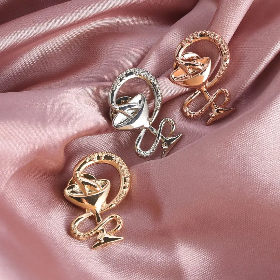 هارونج الكلاسيكية الطبية كأس الأفعى دبوس الفضة مطلي المعادن بروش شارة طية صدر السترة للطبيب ممرضة صديق المجوهرات هدية