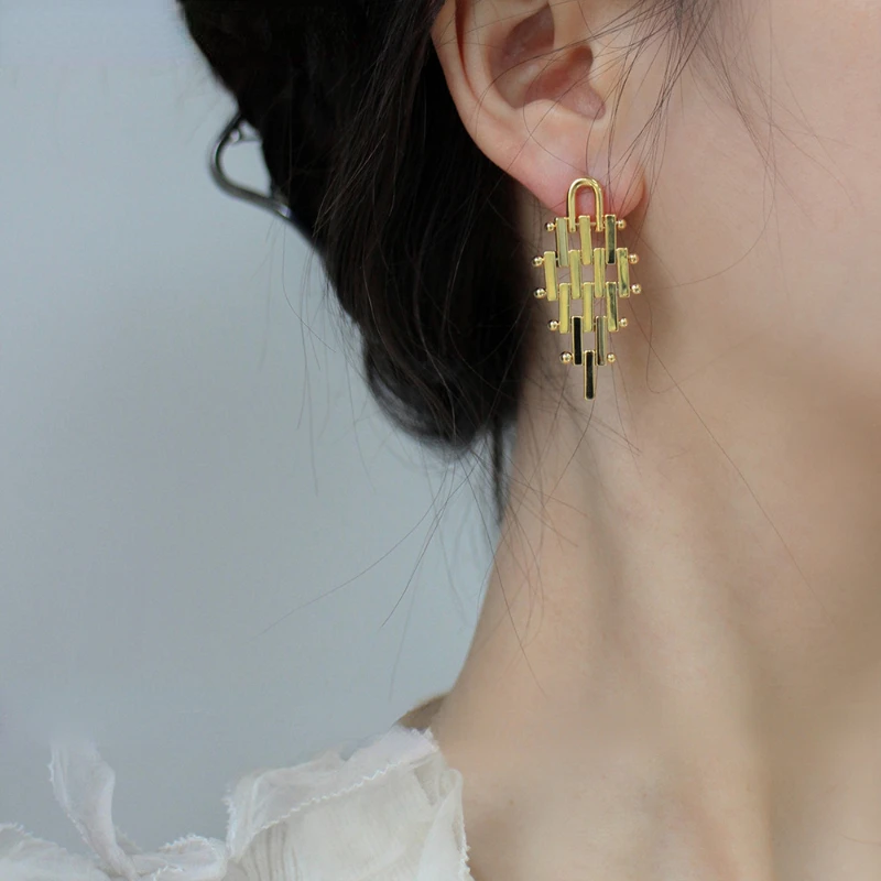 Fashion Jewelry Metal Irregular Earrings 2024 New Trend For Vintage  Luxury Temperament For Women Party Gifts Hot Selling