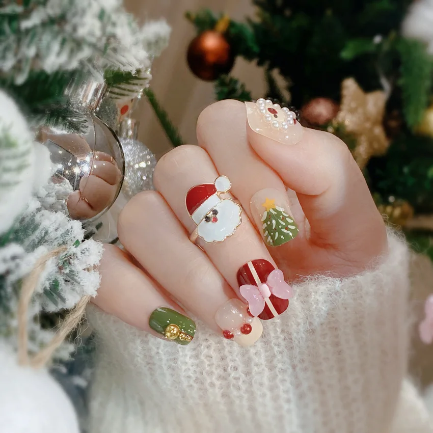 24 Uds uñas postizas redondas cortas de Navidad lindo dibujo de Papá Noel patrón de árbol de Navidad prensa en el lazo de uñas decoración de perlas uñas postizas dulces