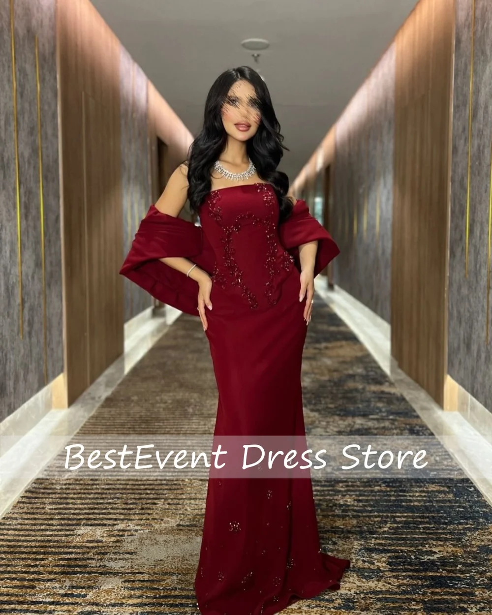 

Customized Burgundy Modern Boat Collar Pleated Bridal Prom Gown Mermaid Strapless Floor Length Dresses Evening Dress with Court