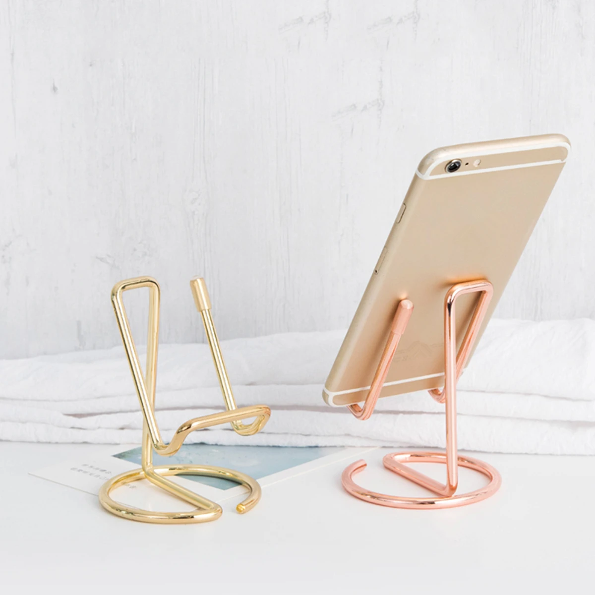 1pc Rose Gold Universal Portable Cell Phone & Tablet Stand Holder - Perfect for Any Desk or Tabletop!