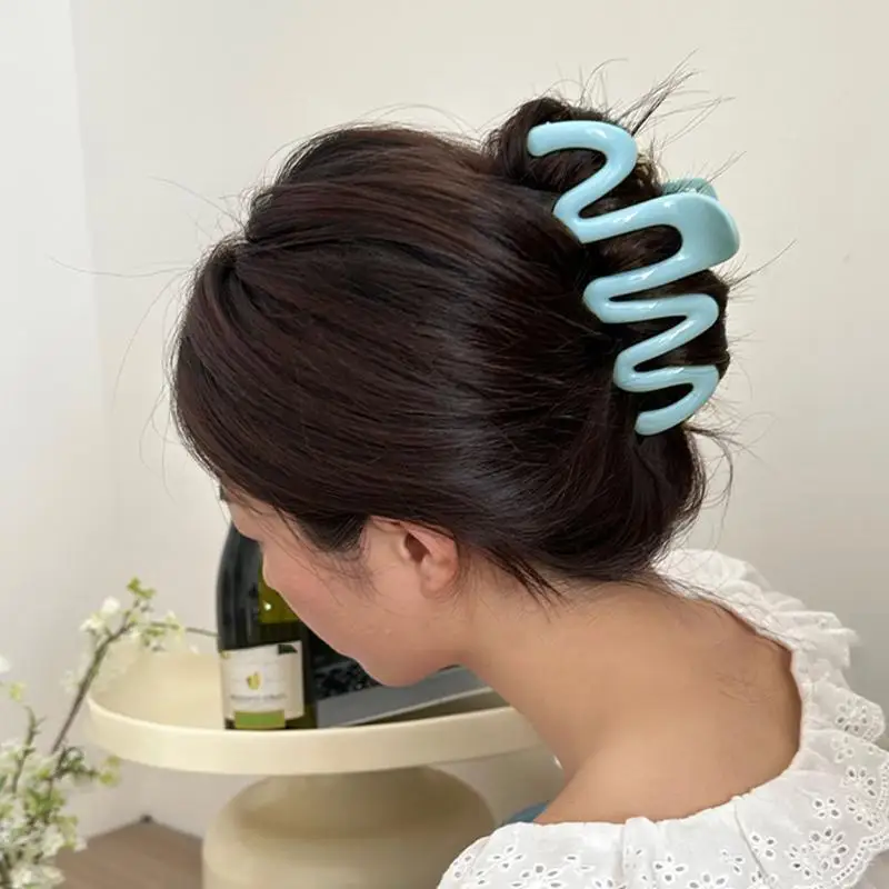 Bunte Jelly-Wellen-Haarklammer, Haarklammer im Haifisch-Design für Frauen und Mädchen, koreanische, süße, einfache, unregelmäßige Haarklammer, Haaraccessoires – Detail 5