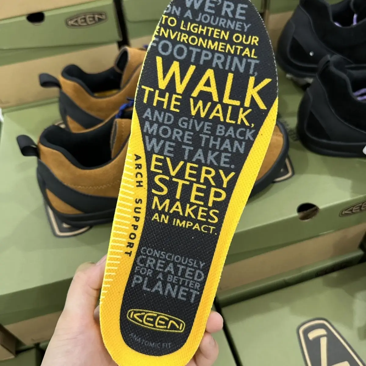 

New Bestseller High-Quality Unisex Summer Outdoor Anti-Friction Hiking Shoes Professional-Grade High-Traction Hiking Boots