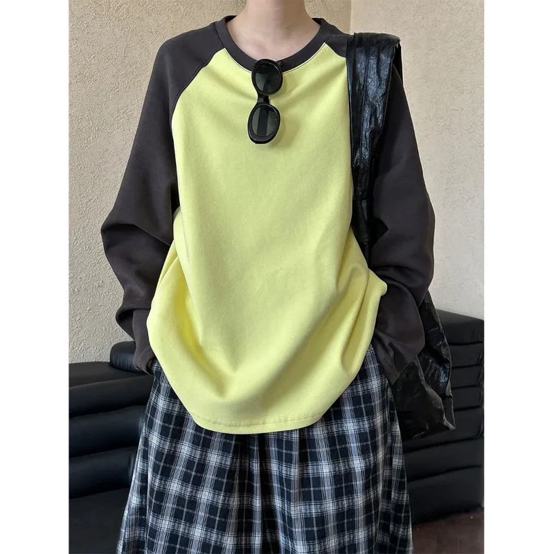 

Vintage Color Blocking Long Sleeve Tshirt for Women New Loose Sweatshirt Design Spring 2025 A Niche Top with A Sense of Design
