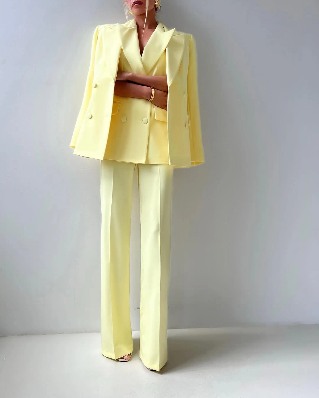 Formele zakelijke damesbroekpakken 3-delige zomerblazer met dubbele rij knopen Vest en broek Aangepaste klassieke kantoordame-outfit