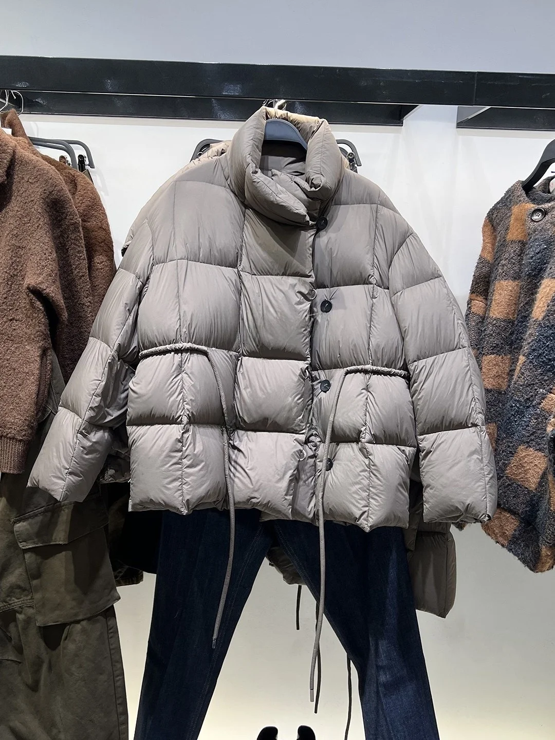 

Winter New High Collar Long Sleeve Short Cotton Jacket Women's Fashionable Coat with Belt Casual Commute Loose Fit Single Button