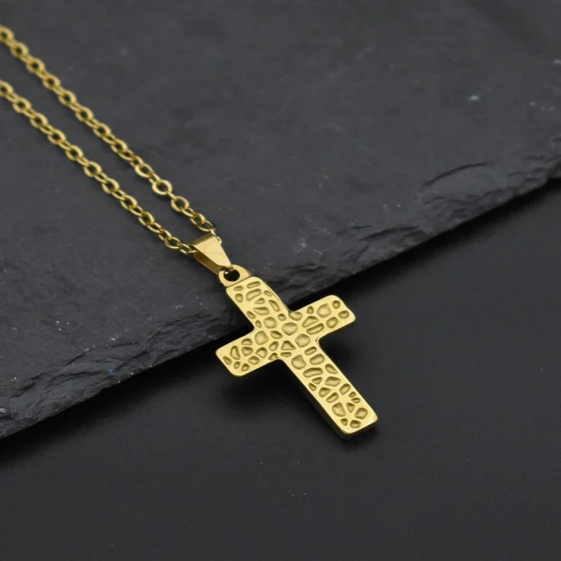 New Christian Jewelry Hammer Pattern Stainless Steel Cross Pendant Necklaces for Women Catholic Crucifix Collar Choker