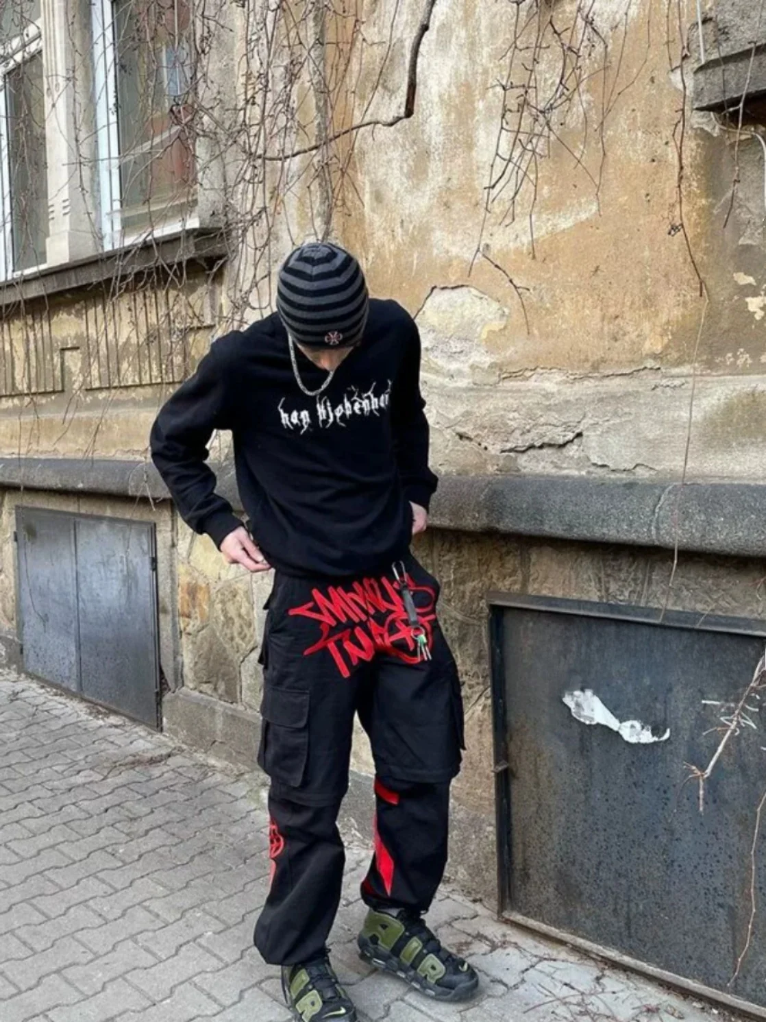 

Брюки-карго Minustwo: съемные, свободного кроя, с вышивкой и нашивками, для молодежи, в стиле «юность и энергия»