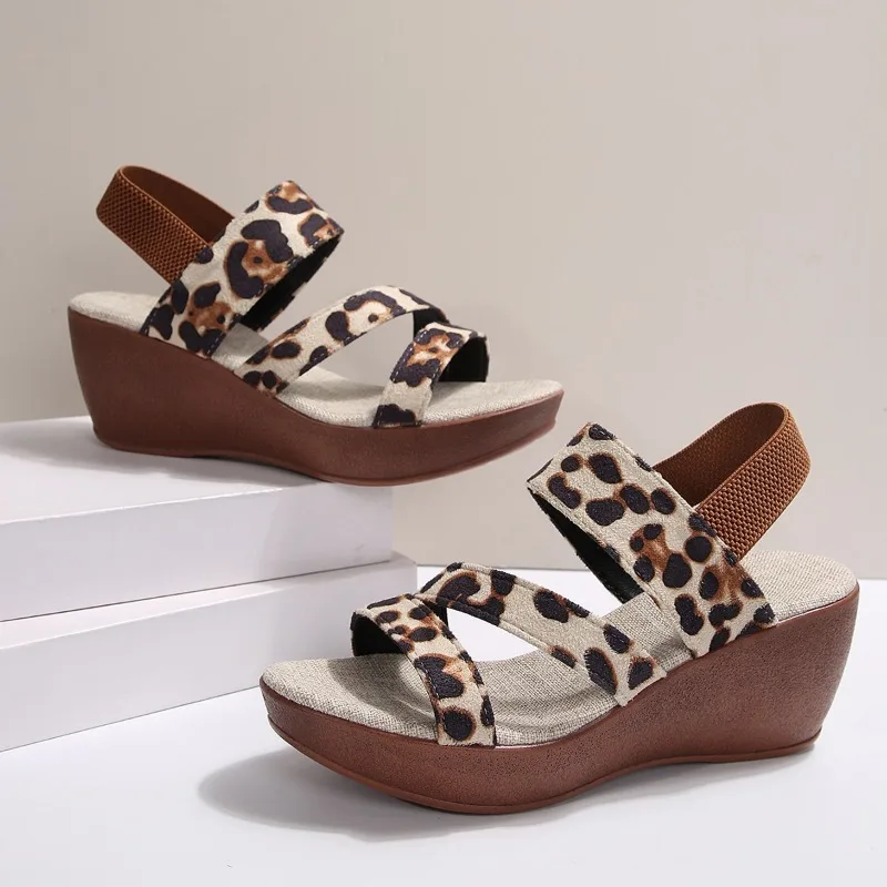 2024 Gorąca wyprzedaż Buty dla kobiet Elastyczne sandały damskie Letnie sandały z odkrytymi palcami Leopard Print Outdoor Casual Platform Wedge