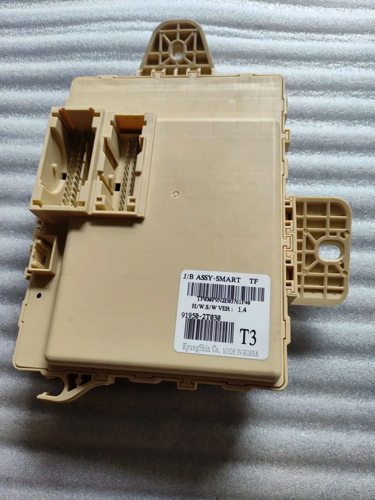 Oryginalny skrzynka przekaźników/bezpieczników Ki-a 919502T030 OEM Części samochodowe do montażu w samochodzie, główna skrzynka bezpieczników