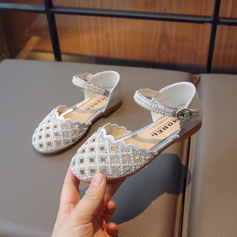 Girls Half Sandals Kids Hollow Rhinestones Shoes for Party Wedding Summer Spring Children Covered Toes Princess Shoes Chic 2023