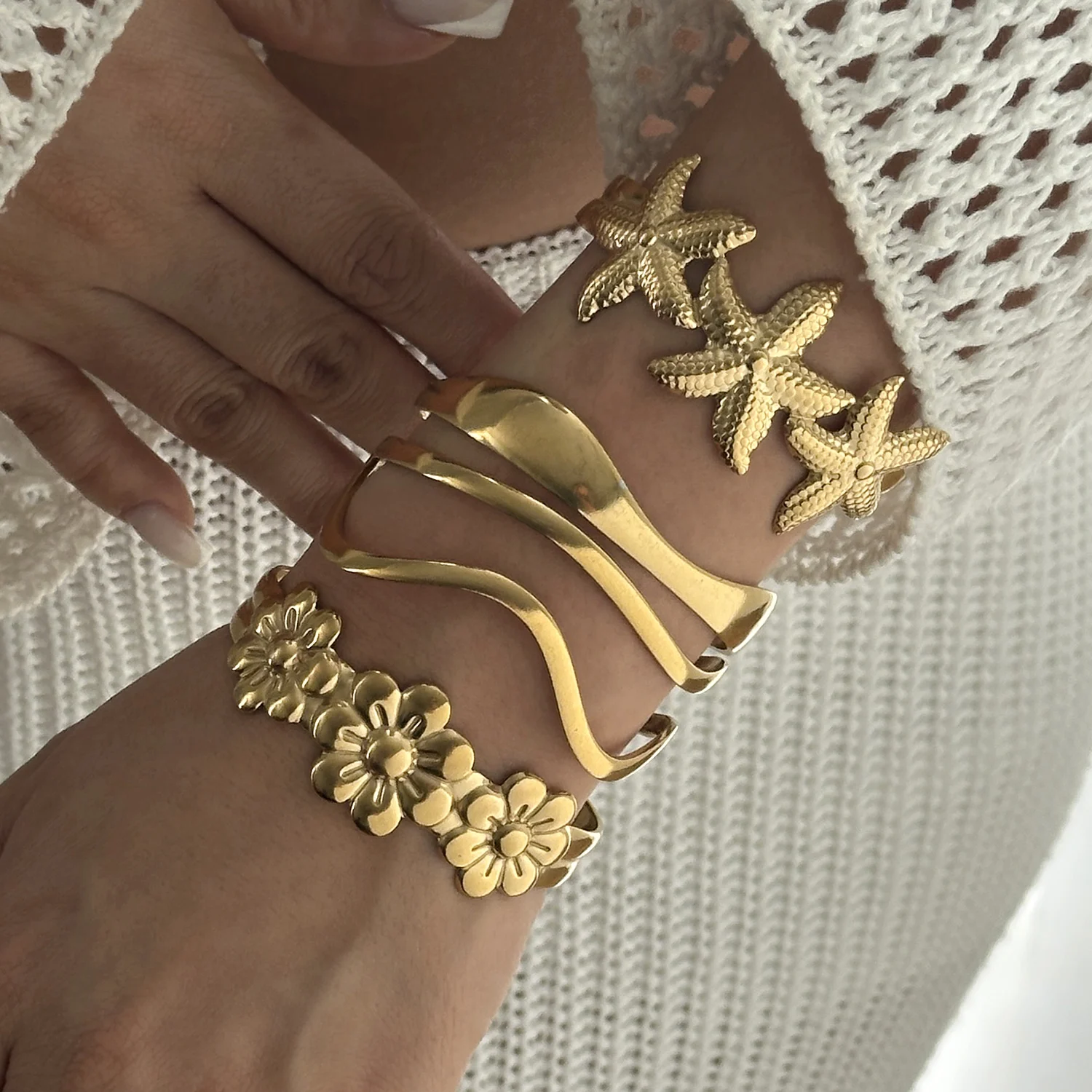 أساور من الفولاذ المقاوم للصدأ مطلية بالذهب للنساء بوهيميا زهرة نجم البحر هندسية قابلة للتعديل الكفة الإسورة مجوهرات مقاومة للماء