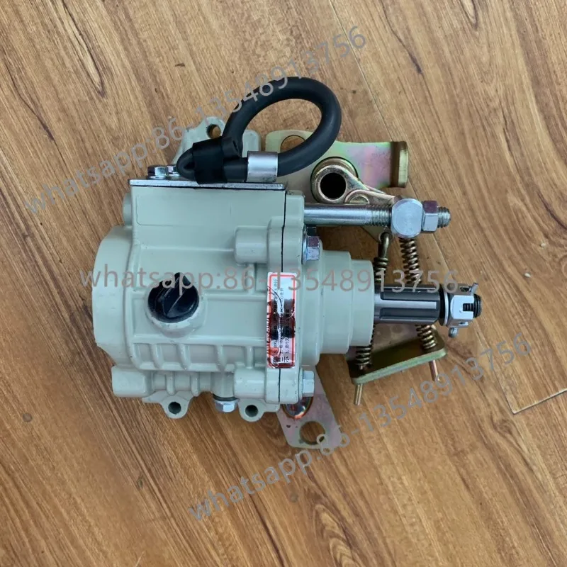 Three-wheeled motorcycle 150 engine manual foot step reverser modified 200 forward and backward transmission gearbox spot