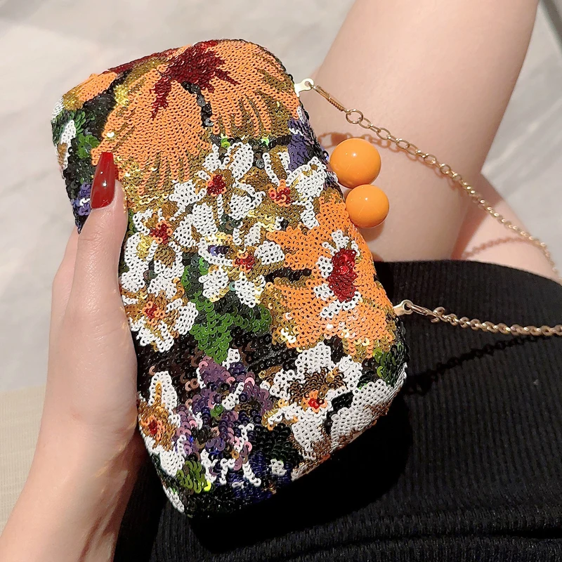 Fashion Sequins Clip Shell Clutch Bag for Women Flower Embroidery Shoulder Crossbody Bags Vintage Evening Party Female Purses