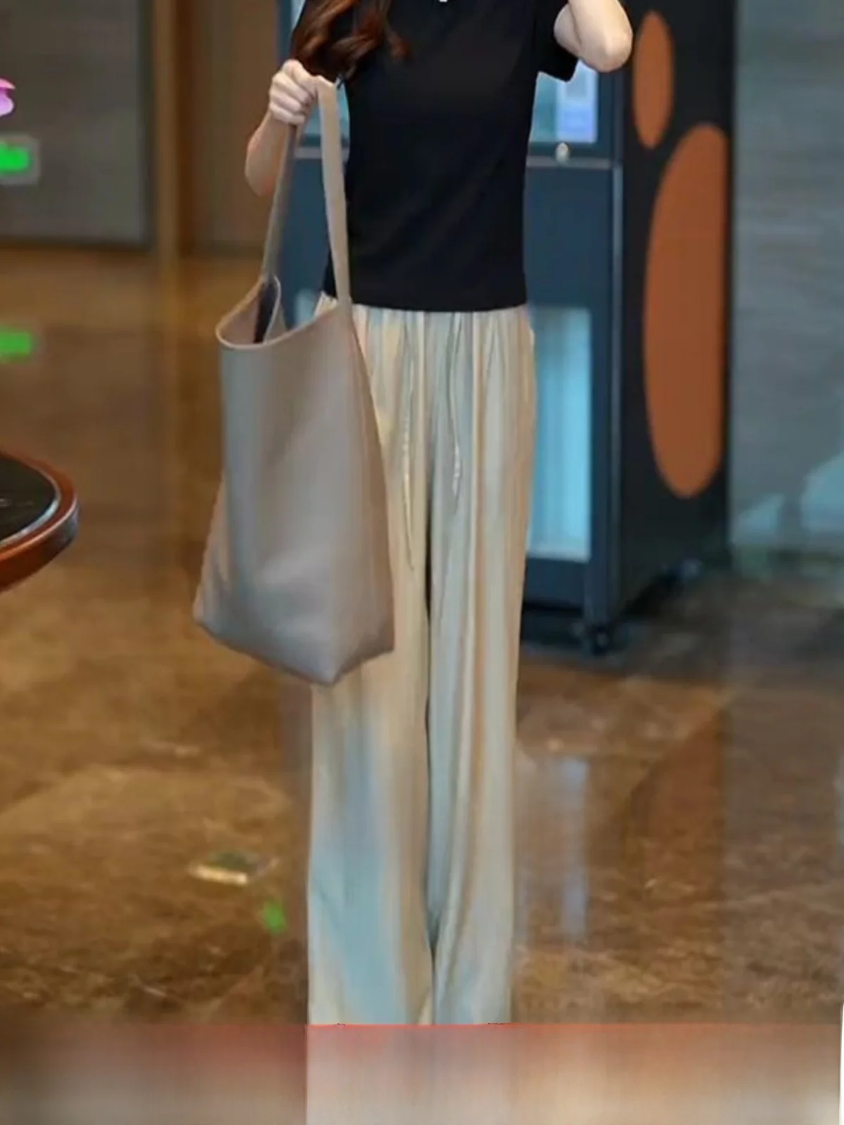 

Slimming Effect Loose Fit Ice Silk Wide Leg Pants T-irt Set Summer Faion Women's Clothing Polyester ort Sve round Ne