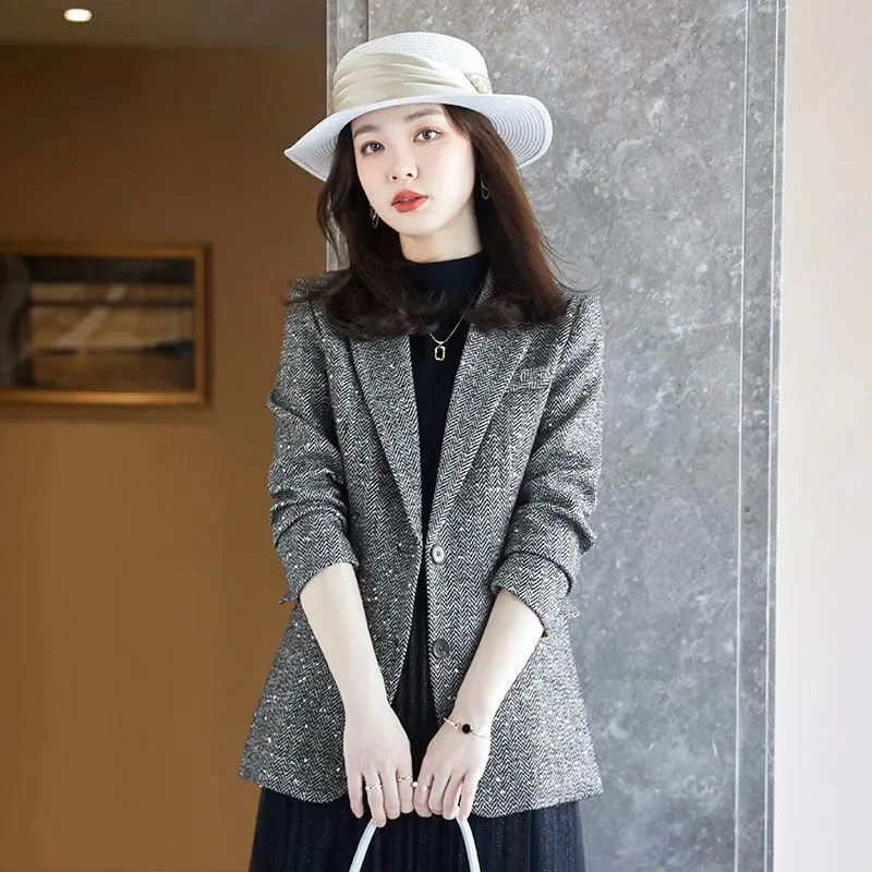 Grey Short Blazer Jacket For women Spring Autumn 2024 New British style Fashion Casual Suit Coat Single breasted Female Tops