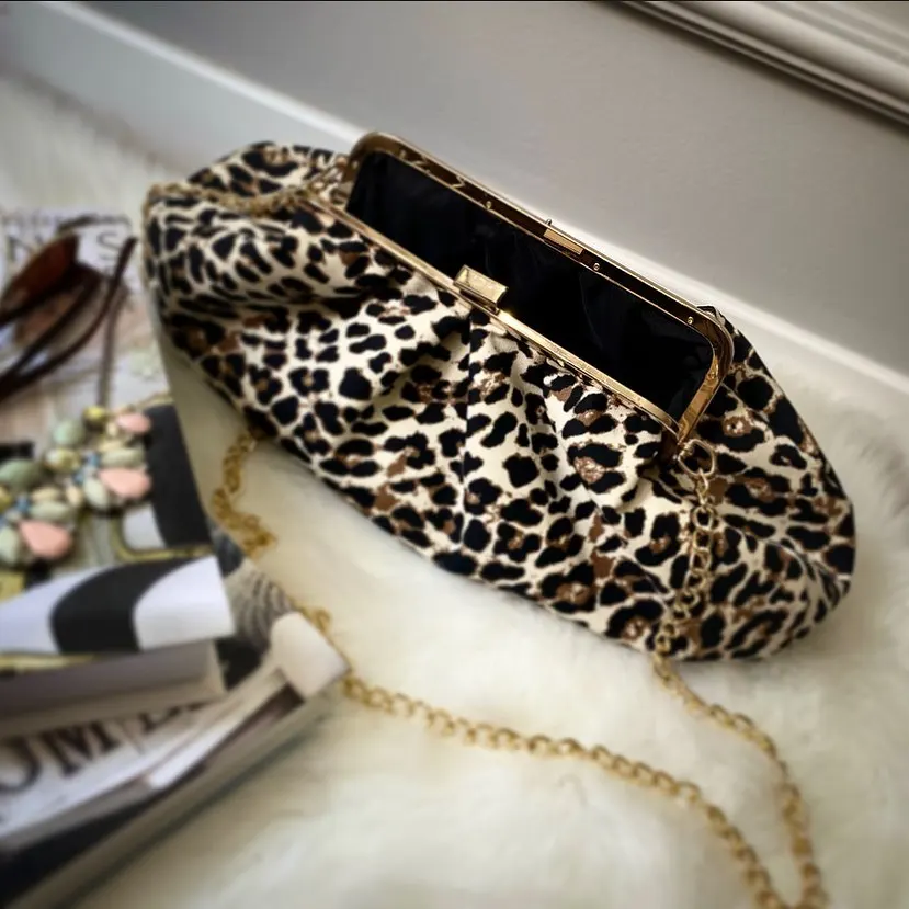 

LOST IN VINTAGE Leopard Shoulder Bag Ridiculous Leopard Bags Kiss Lock Puffy Large Evening Clutch Large Borsa Purse 32x20x12cm