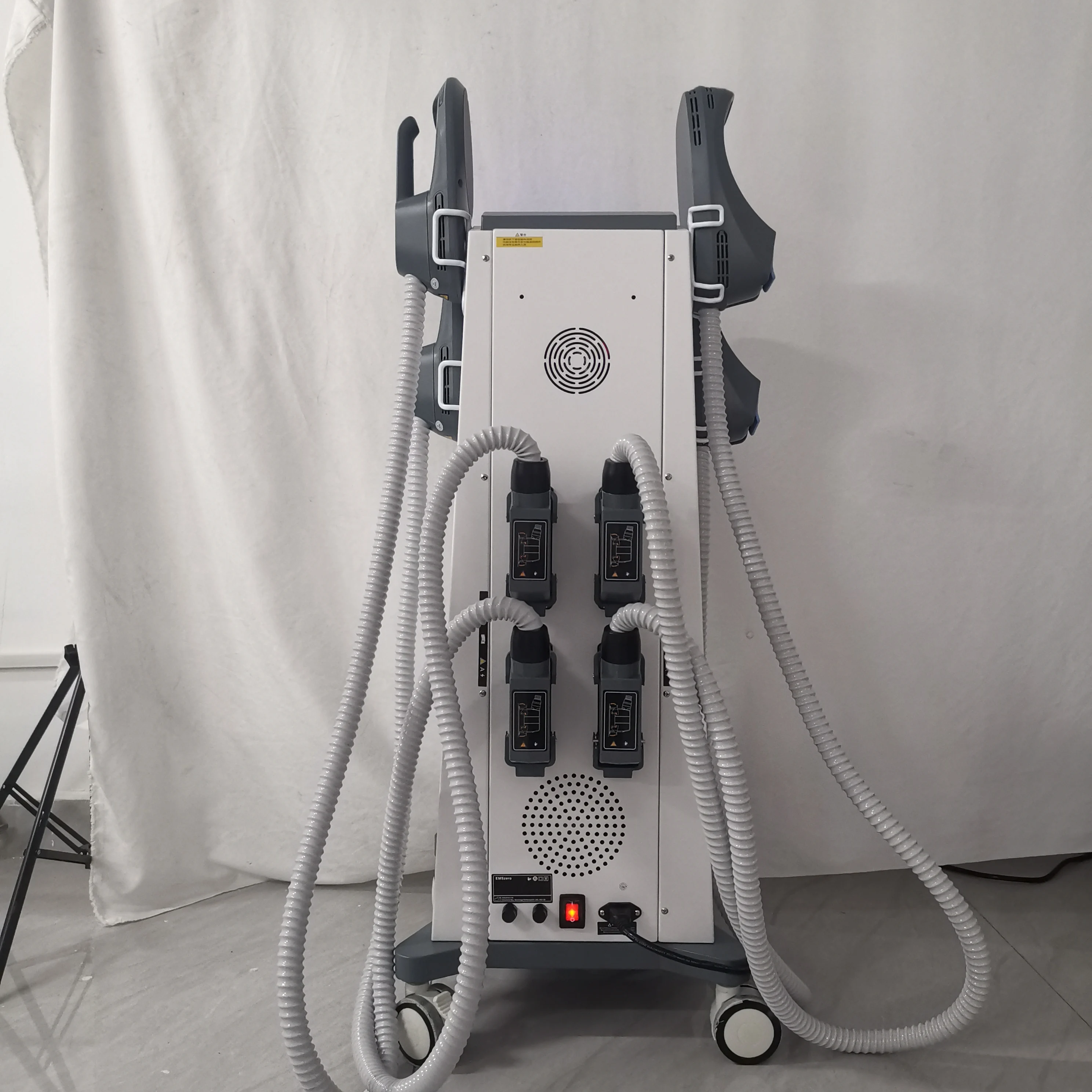 Professional EMSzero 6500w RF 15 Tesla Neo HI-EMT แม่เหล็กไฟฟ้า Body Slimming สร้างกล้ามเนื้อไขมันเครื่อง EMS ขายร้อน