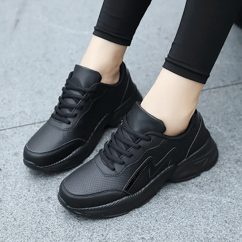

The New 2025 Leather Surface Casual Sports Trendy Women's Shoes for Autumn and Winter Are Lightweight and Versatile