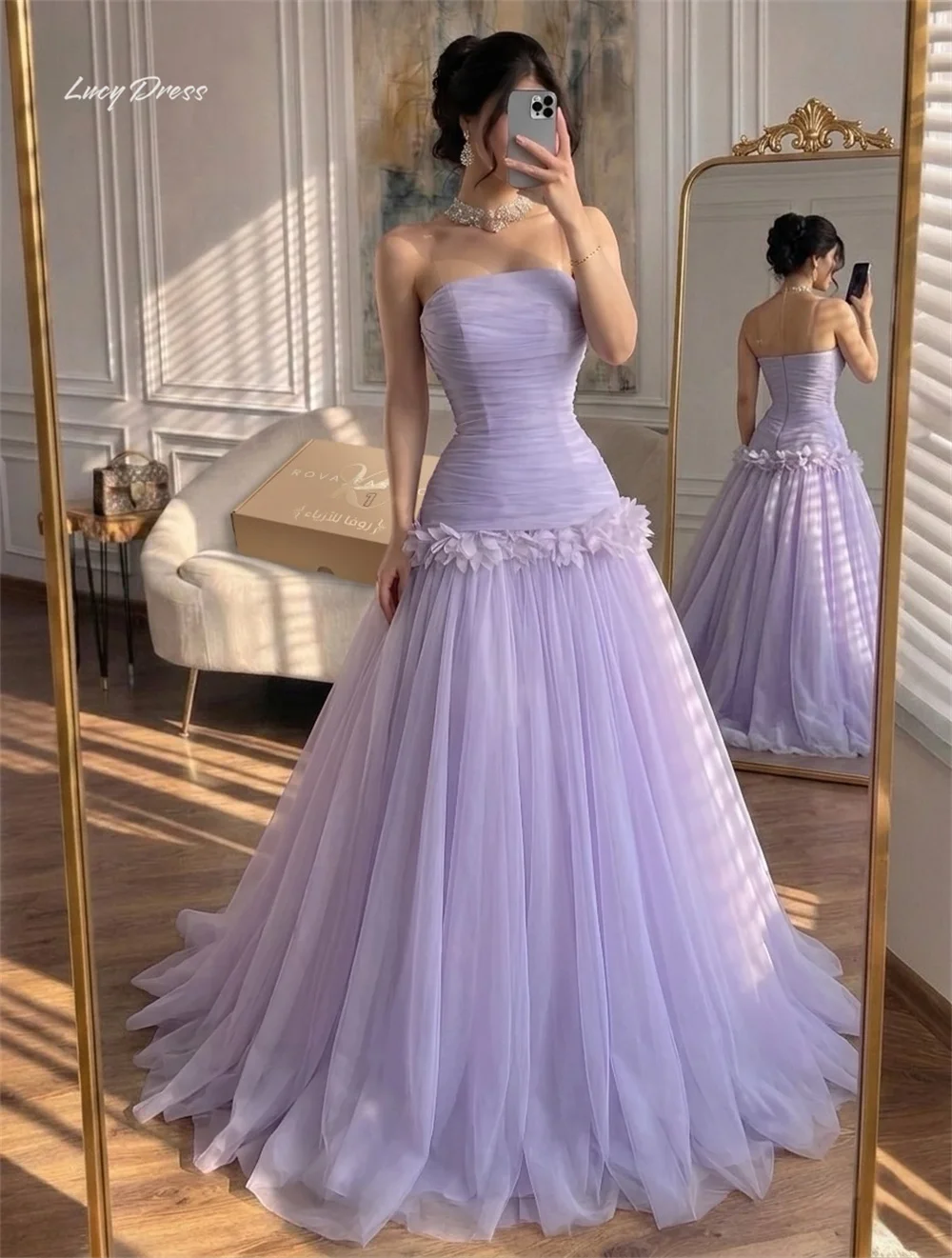 

Lucy Tulle Strapless purple Ball Gown Evening Dress 2026 Prom Dress Elegant Ruched Bodice Flowers Customized Robes de Soirée