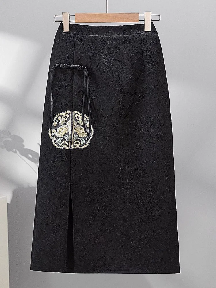 

Elegant New Chinese Style Embroidered Half Skirt Women's Summer Fashion plus Size High Waist Long Split Skirt Breathable Poly...