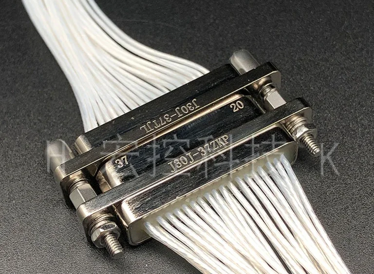 

Новый разъем J30J-37ZKP