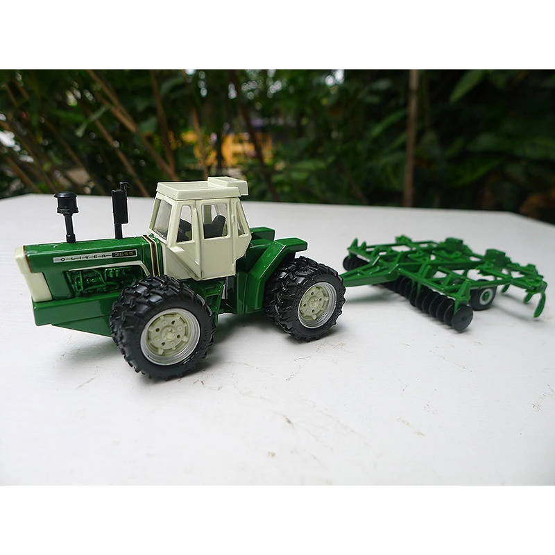 Diecast Alloy 1:64 Scale 2655 Mulch Ripper 8-wheel Twisted Waist Tractor Plow Model Adult Classic Collection Toys Gifts Souvenir