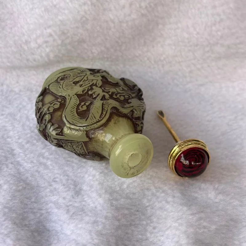 Antique-Style Collectible Carved Luminous Smoking Set And Snuff Bottle Handheld Ornament