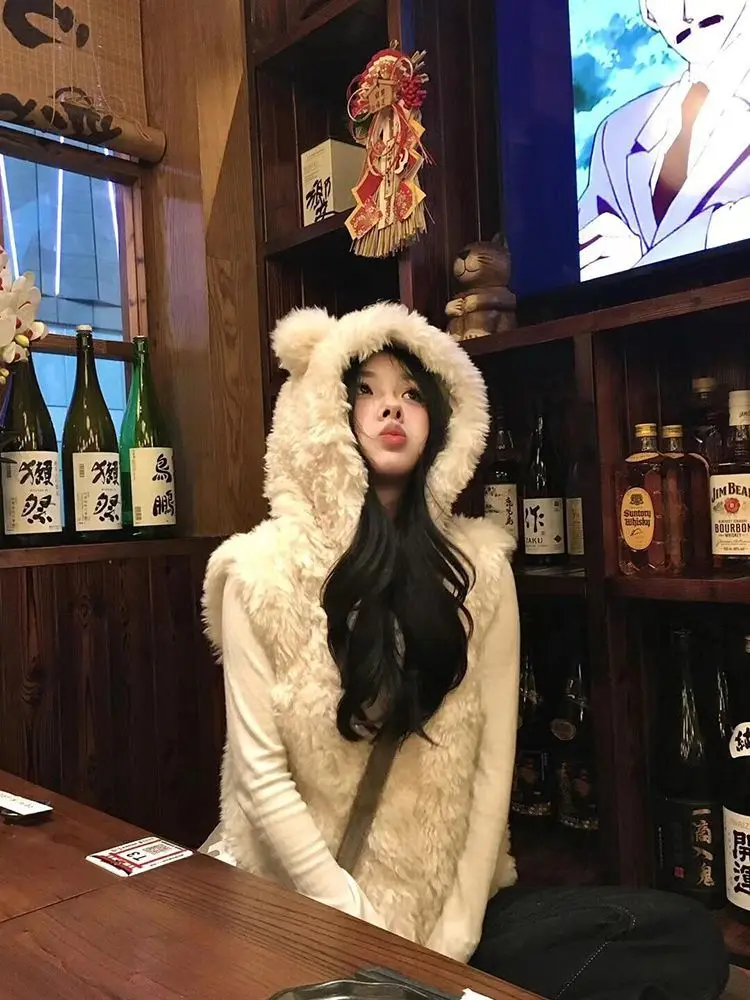 

Women's Bear Ear Hooded Vest 2025 Fall Winter New Faux Shearling Sleeveless Coat Cute Plush Jacket Fashion Outerwear