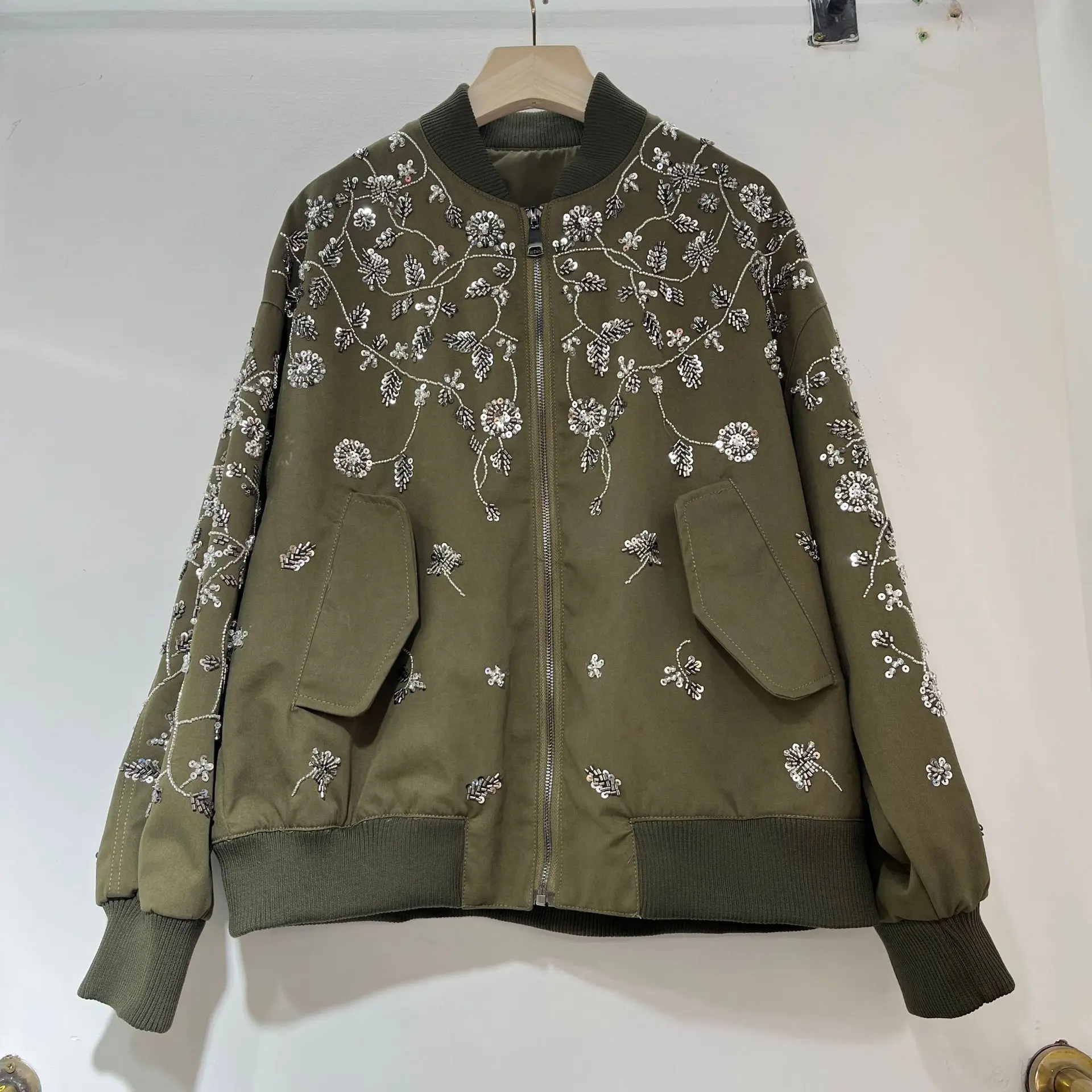 

2025 Autumn Winter New Heavy Duty Beaded Embroidery Floral Baseball Jacket Fashion Slim Fit Bomber Coat