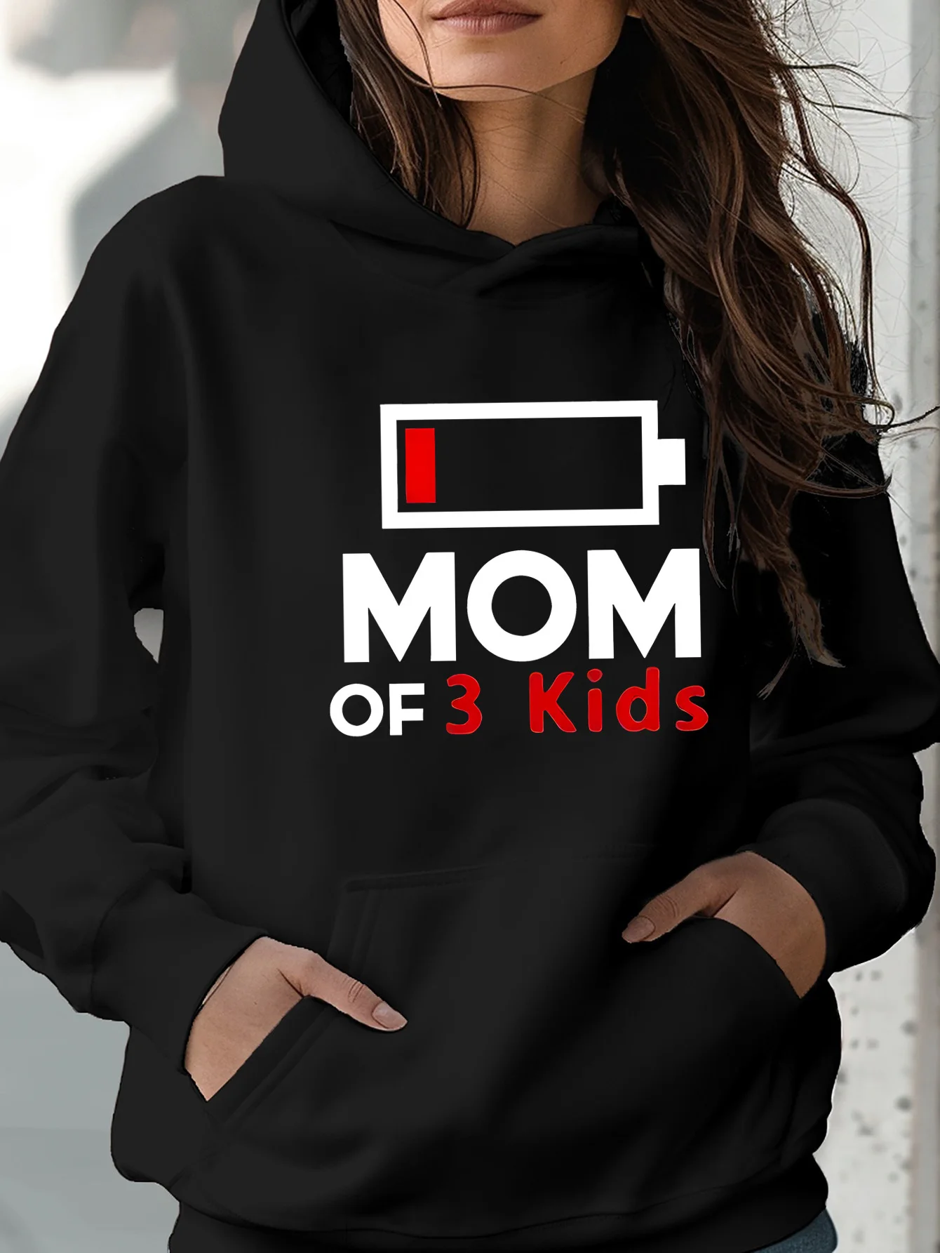 

Толстовка с рисунком «Мать трех» — активная толстовка с длинными рукавами, уличным стилем и модным капюшоном.