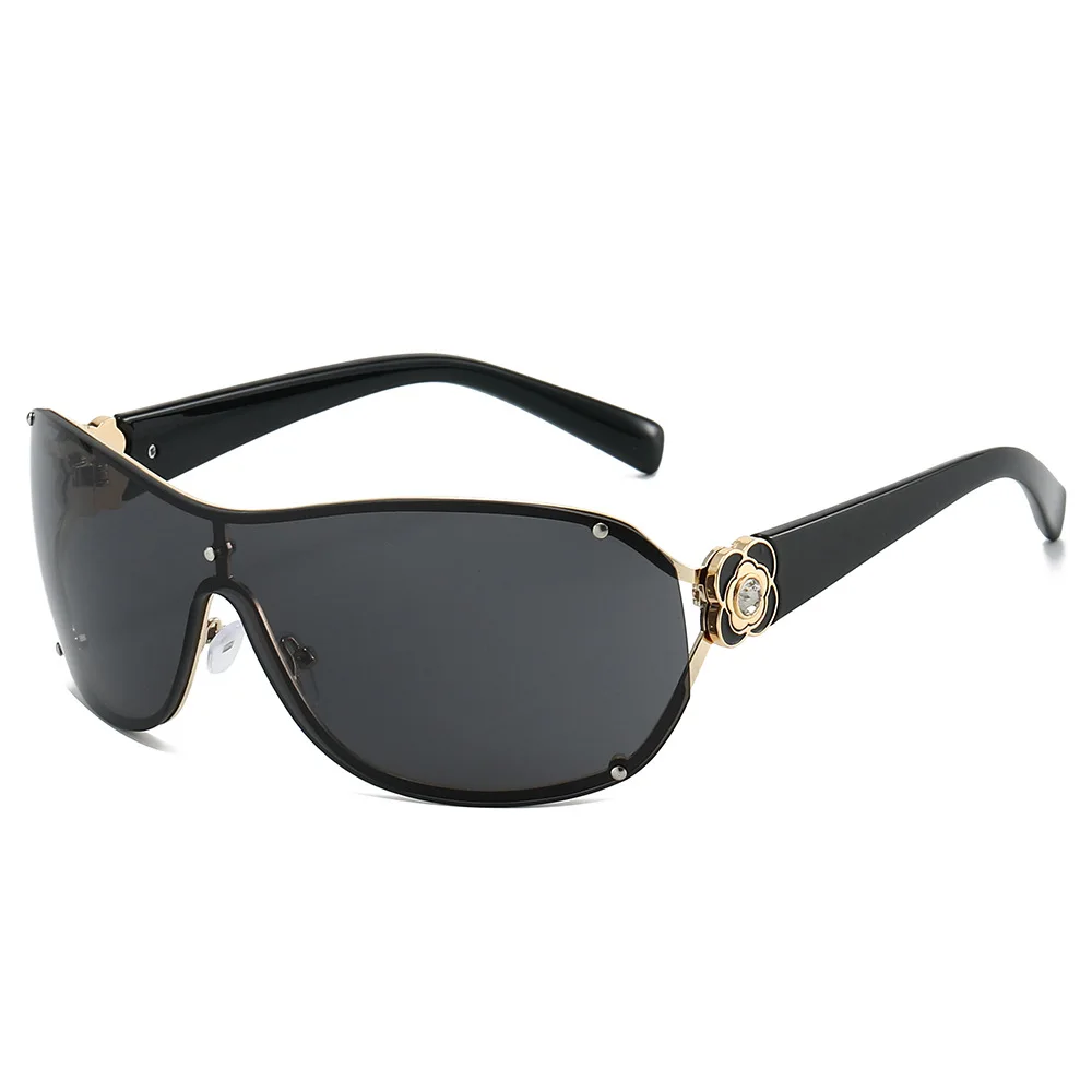 Lunettes de soleil enveloppantes surdimensionnées |   Accent camélia diamant, style de mode élégant