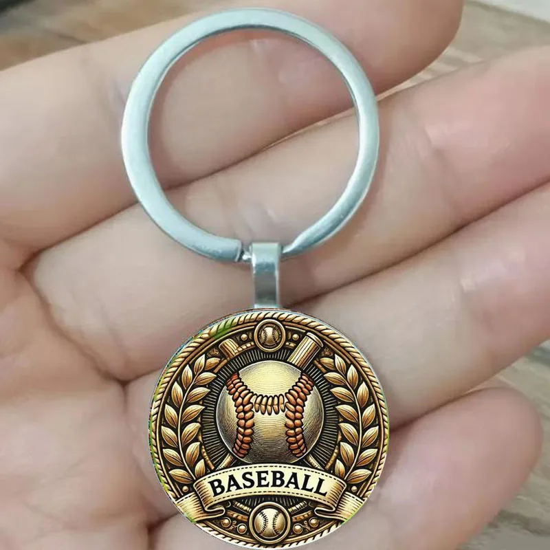 

Retro baseball keychain with baseball design, suitable for family gifts and sports enthusiasts