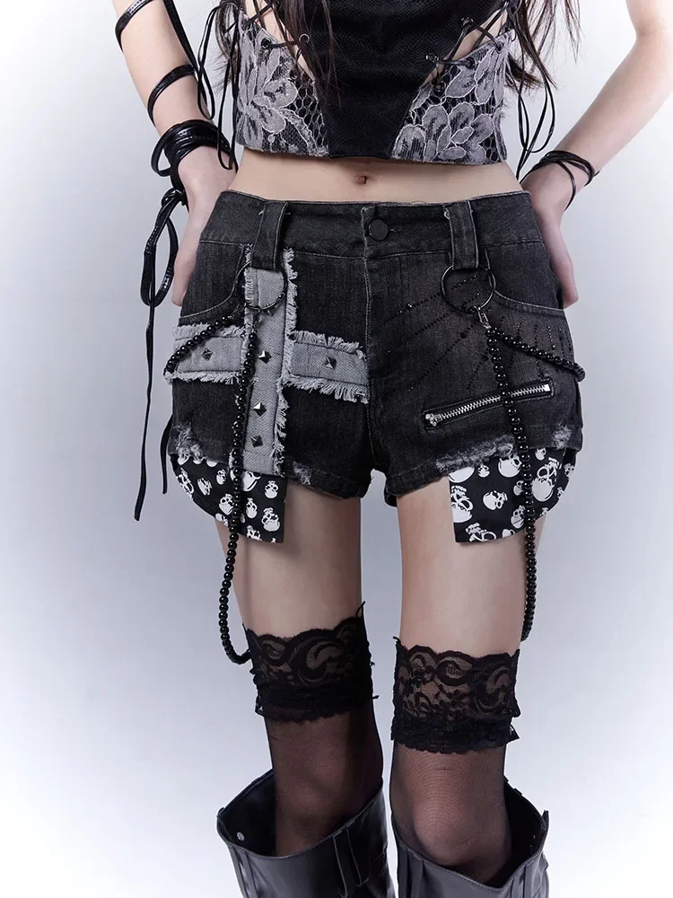 Wsw Original Design Revits Punk Subculture Cross Patch Super Short Jeans Low Waist Chains skull Denim Shorts Gothic Novelty