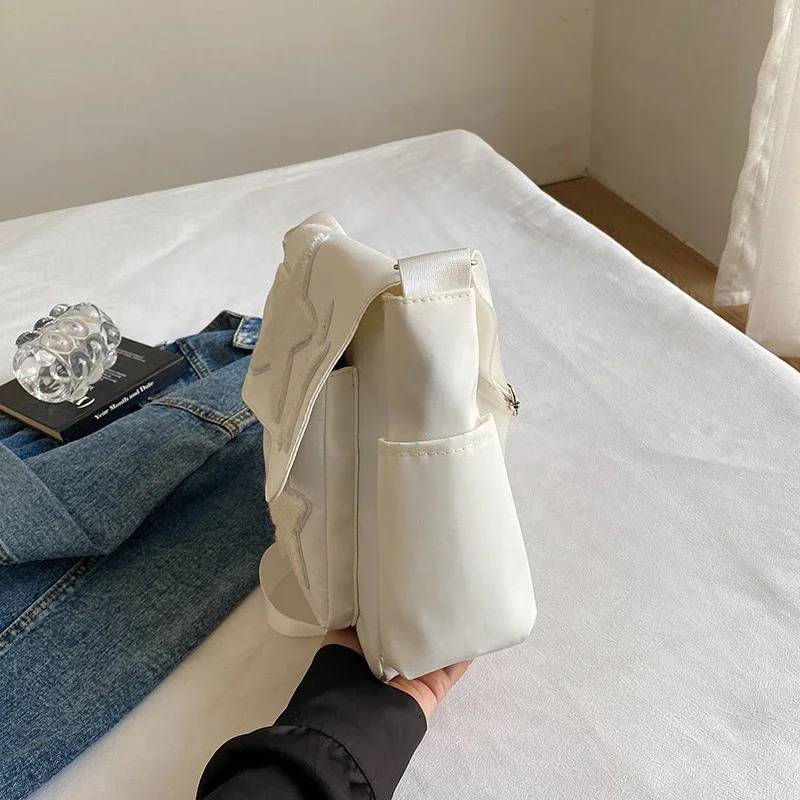 Japanese Style Niche Design 2025 New Model Crossbody Bag Female Five-pointed Star Class Leisure Shoulder Bag Postman's Bag