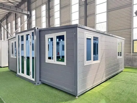 حاوية محمولة جاهزة للمنزل، 13 × 20 قدم، متنقلة قابلة للتوسيع مع نوافذ وأبواب، متعددة الأغراض للمكتب والمتجر ومنزل الحراسة