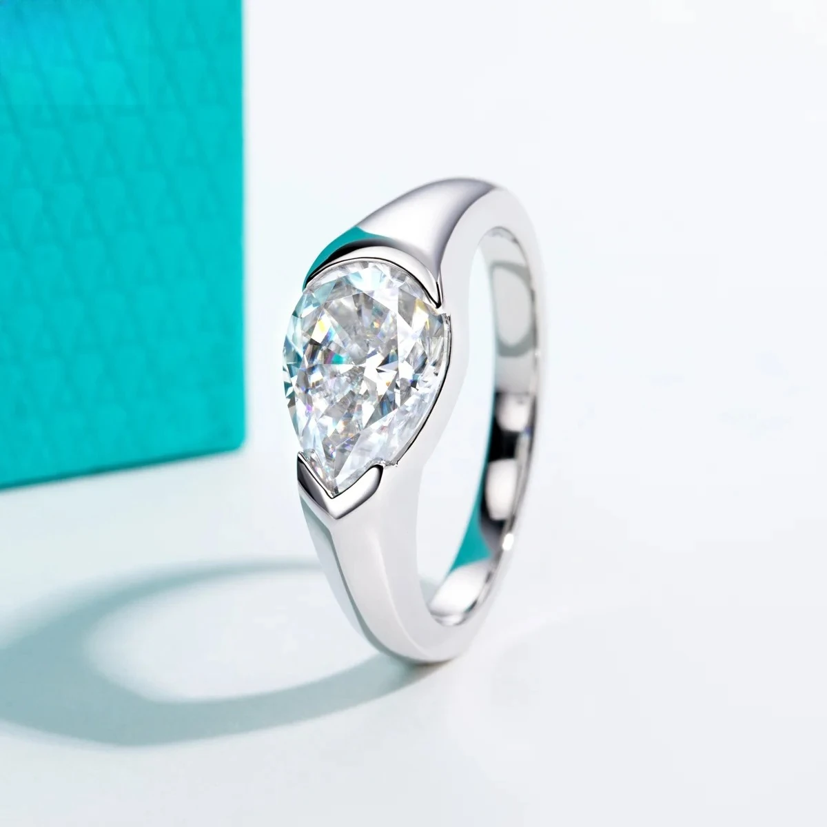 

2.5ct Pear Cut Moissanite Engagement Wedding Ring 925 Sterling Silver Ring 18k White Gold Plated for Women Men Weeding Jewelry