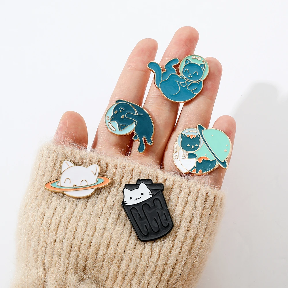 Lover Cat Collection Brooches Cute White Black Cat Badges Pins Sleepy Hug Kitty Enamel Pins Coat Hat Animal Decoration Jewelry