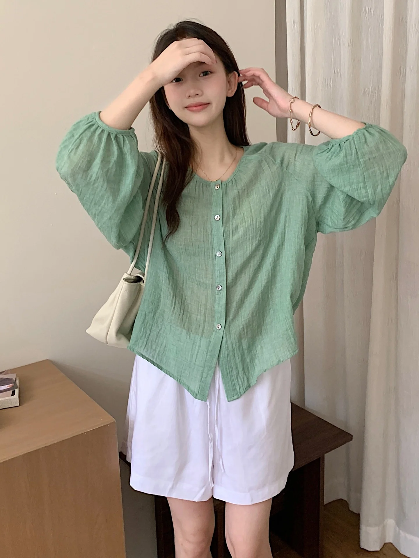 Retro Green round Neck Long Sleeve Thin Shirt Women's Loose Lantern Sleeve Top Breathable Comfortable Summer New Style