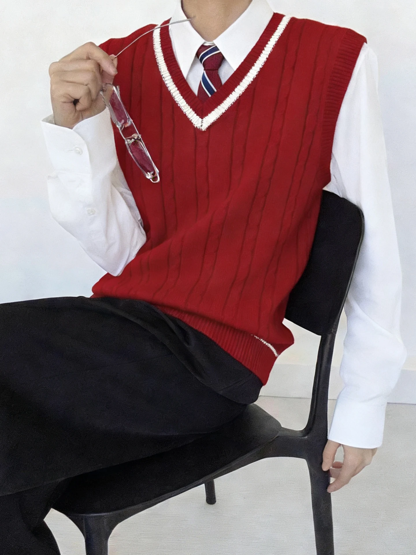 Red Casual Sleeveless Knitted Sweater V-Neck Pullover Youthful Feeling Standard Fit Cotton Inner Wear All Seasons Elastic