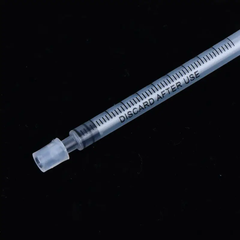 5-teiliges Set aus Kunststoff-Diffusoren, Spritzen, Strohhalmen, Tropfernäpfchen, Sprühflaschen und anderen Kosmetikwerkzeugen für die Nachfüllung von Parfüm. – Detail 15