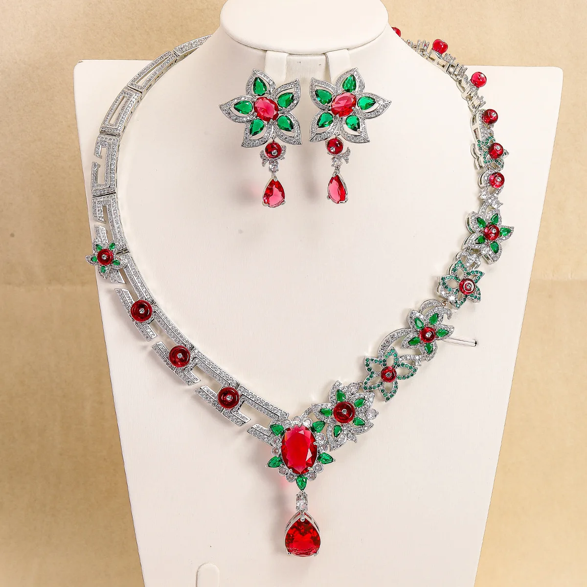 

Women Iris Ruby Drop Necklace Flower Zircon Earrings Set