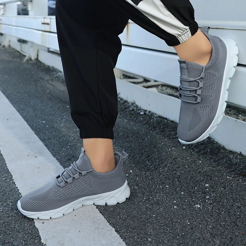 

Мужские кроссовки, дышащая, легкая, удобная прогулочная обувь для повседневной носки, нескользящая прочная повседневная обувь в уличном стиле