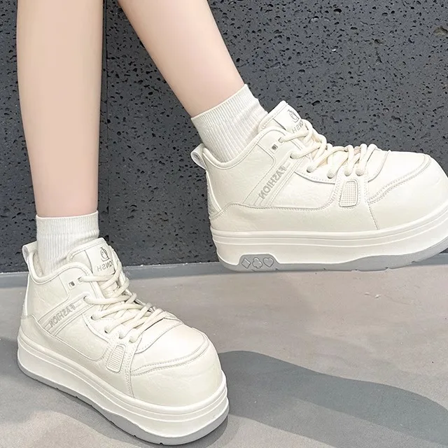 

Women's Casual Thick Bottomed Leather Snow Boots Bread Style Short Tube Winter Fashion Footwear round Toe mid Heel Rubber Sole