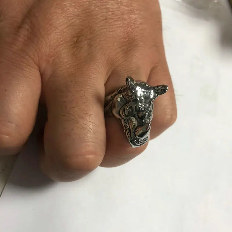 Rhinoceros head domineering animal ring Men's titanium steel animal ring Rhinoceros head ring