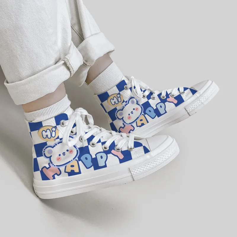 

Оригинальные высокие парусиновые туфли с рисунком плюшевого мишки, женские сине-белые клетчатые туфли на шнуровке, осень/зима, плюшевые повседневные туфли для доски