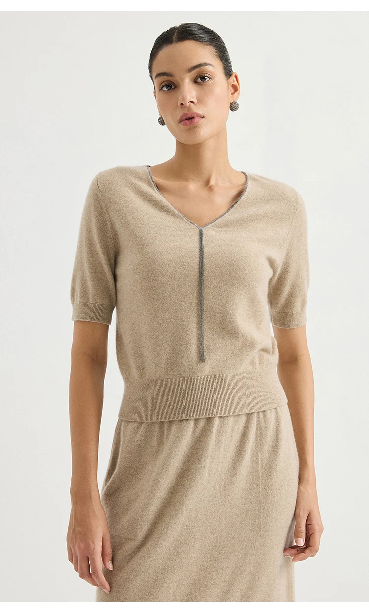 BD3621750 Damen-Pullover aus 100% Kaschmir mit V-Ausschnitt, kurzen Ärmeln, hängendem Kettendetail, weich, dezenter Luxus, elegant, für den frühen Herbst. – Detail 3