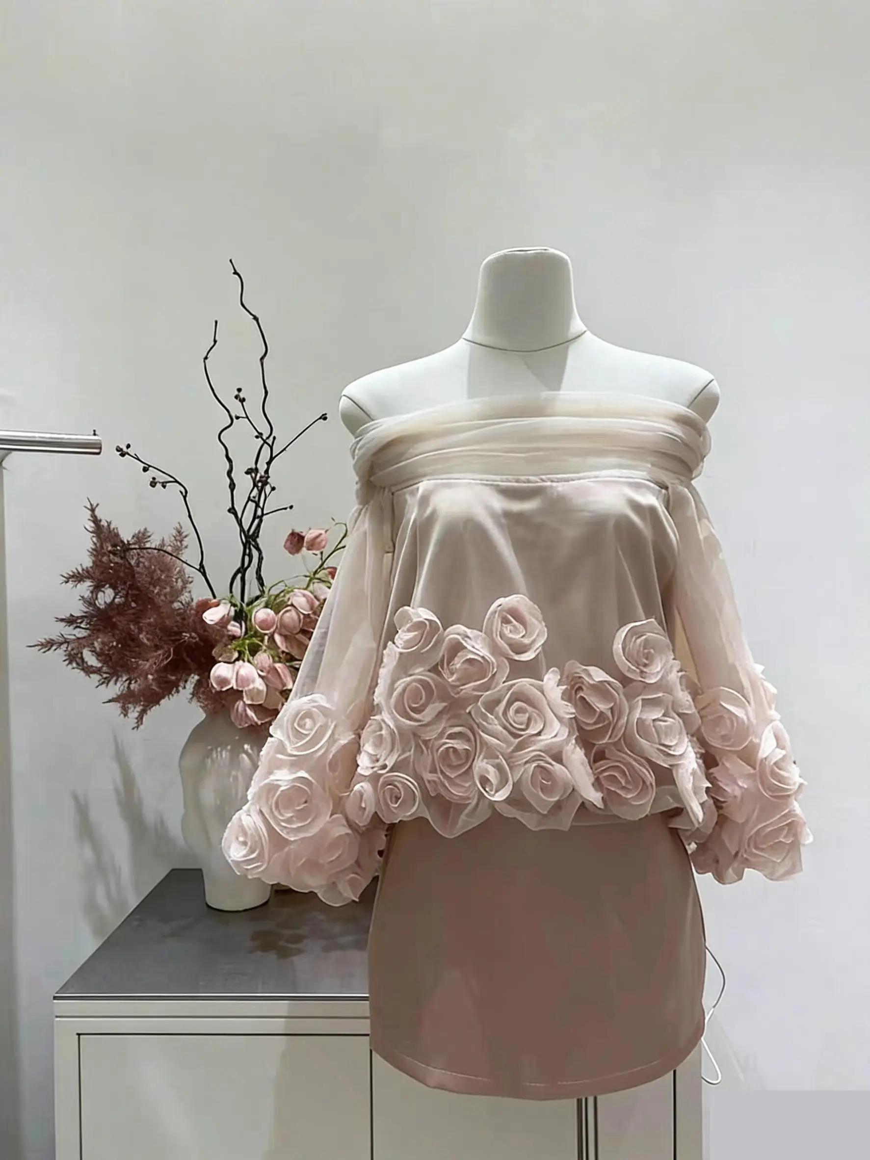 

Women's Spring Summer 3d Flowers Off Shoulder Elegant Blouse Lady Elegant Sweet Lantern Sleevel Loose Shirt Top