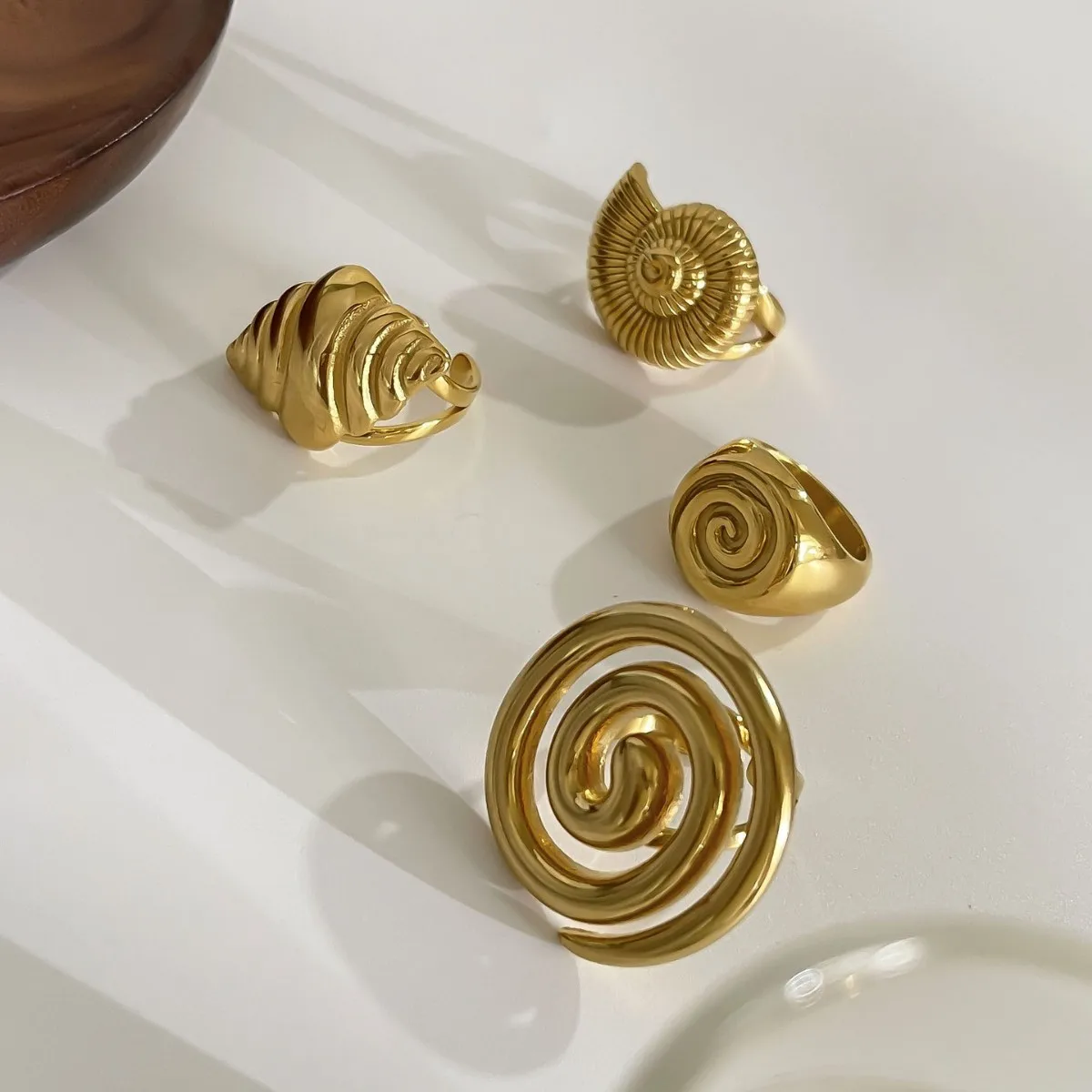 New ins Stainless Steel Hollow Conch Spiral Ring For Women Vintage Gold Non Fading Conch Rings Fashion Jewelry Gift